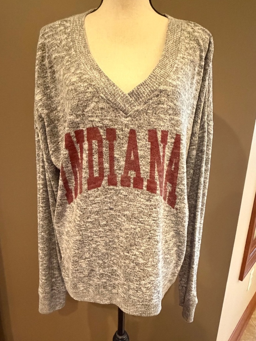 Indiana Hoosiers Loose Fit Long Sleeve Sweater, Lightweight, Comfy, Size Large